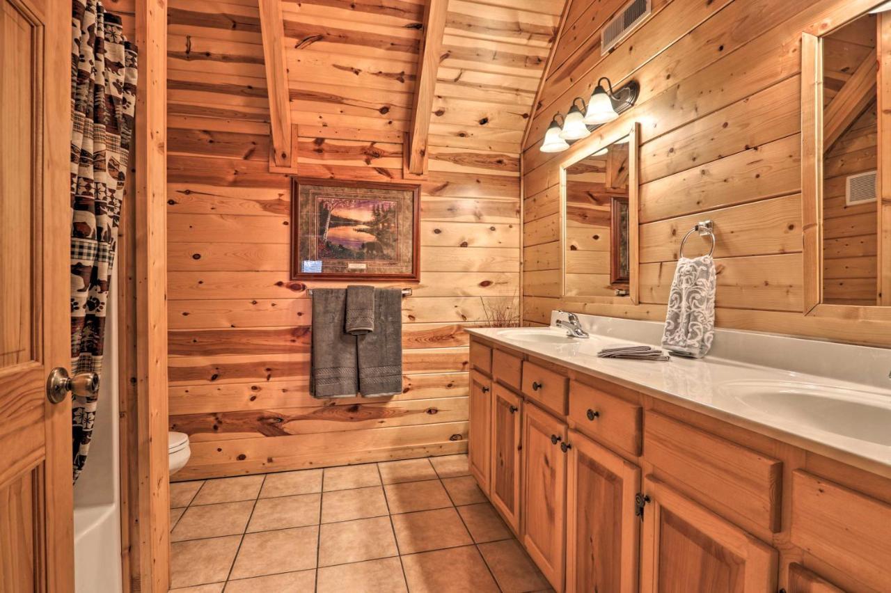 Pigeon Forge Cabin With Games, 1 Mi To Parkway! ภายนอก รูปภาพ