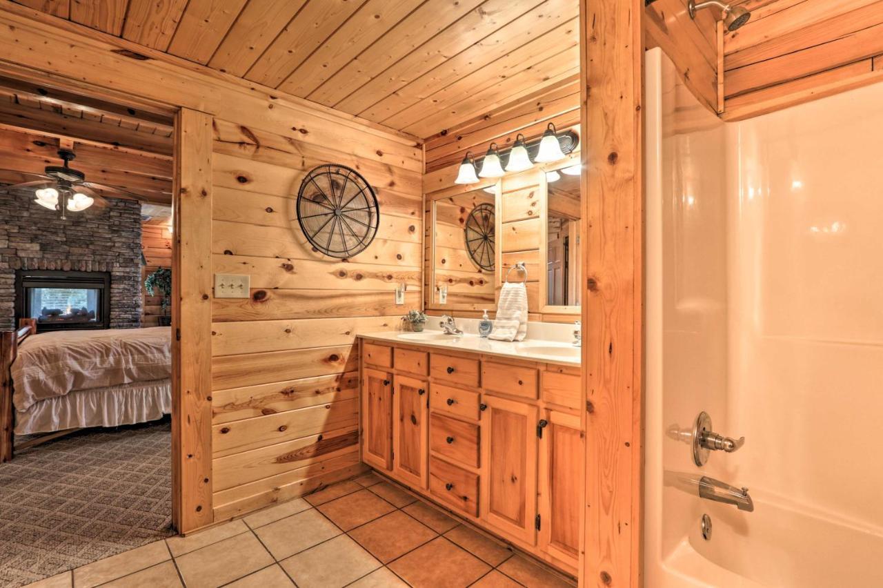 Pigeon Forge Cabin With Games, 1 Mi To Parkway! ภายนอก รูปภาพ